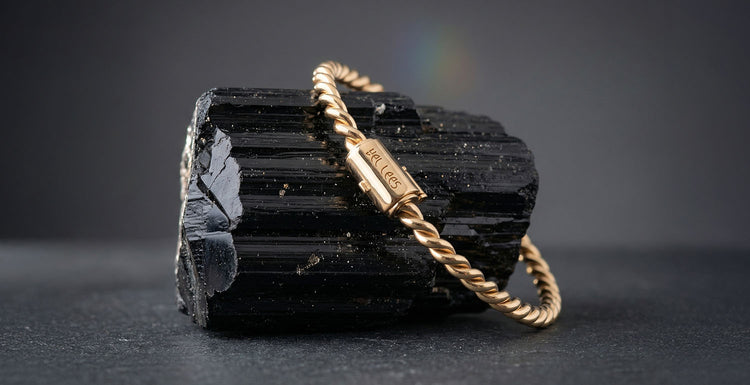 Bestsellery VEL LEES – najpopularniejsze bransoletki i amulety tensorowe