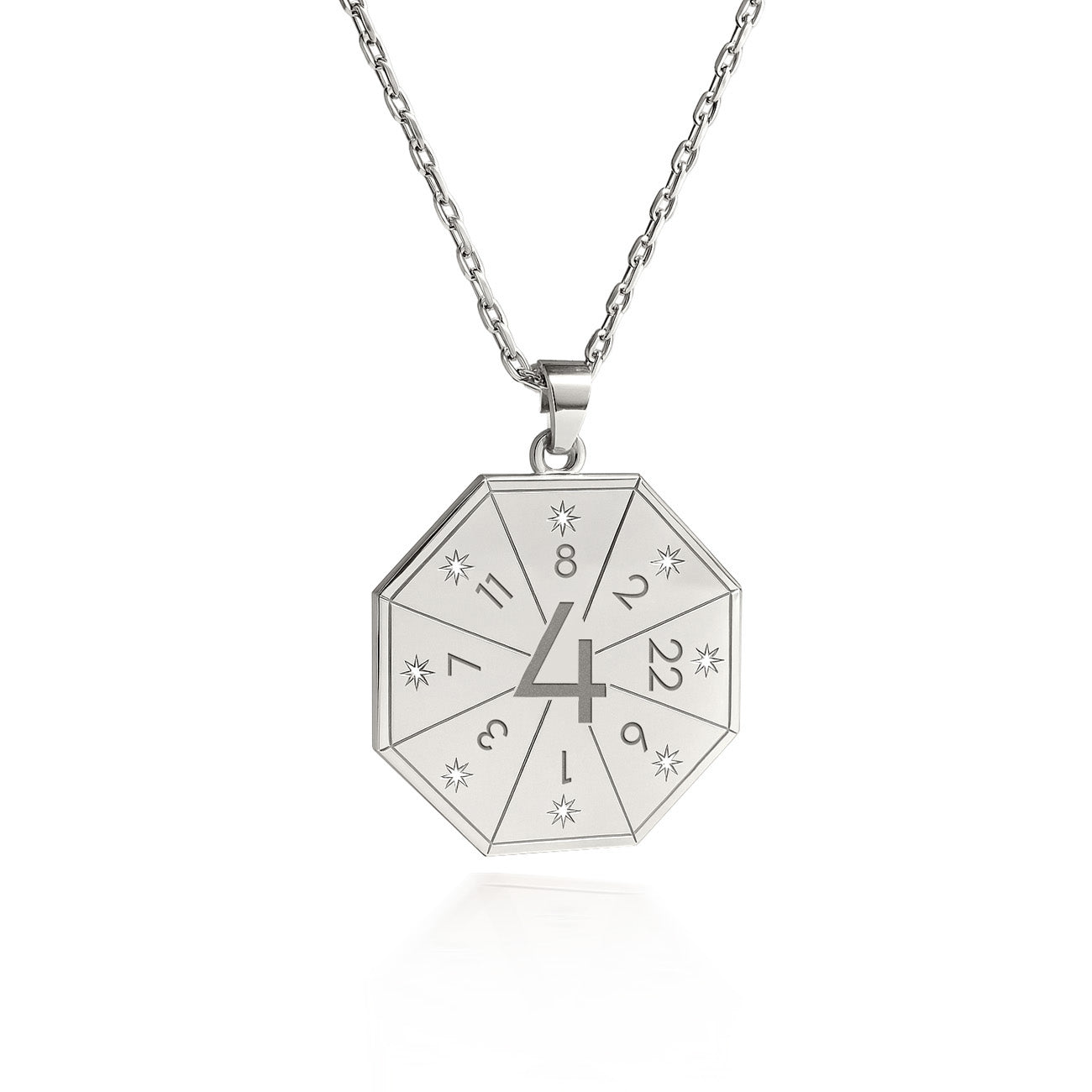 Naszyjnik z wisiorkiem Budowniczego (4) w srebrnym kolorze – Pieczęć Fundamentu, numerologiczny amulet duszy