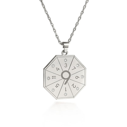 Naszyjnik z wisiorkiem Mistrza Światła (9) w srebrnym kolorze – Pieczęć Misji, numerologiczny amulet duszy