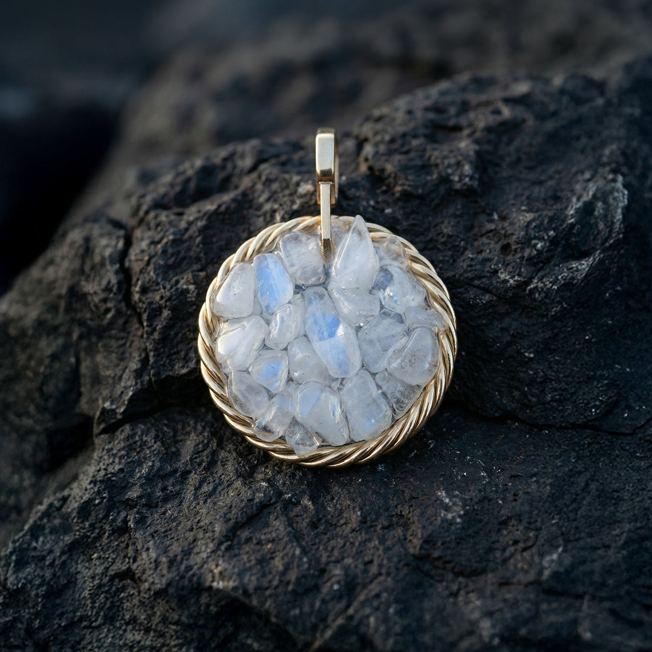 Miedziany amulet tensorowy z kamieniem księżycowym, pozłacany – naturalny kamień ochronny, ROYAL TERRA